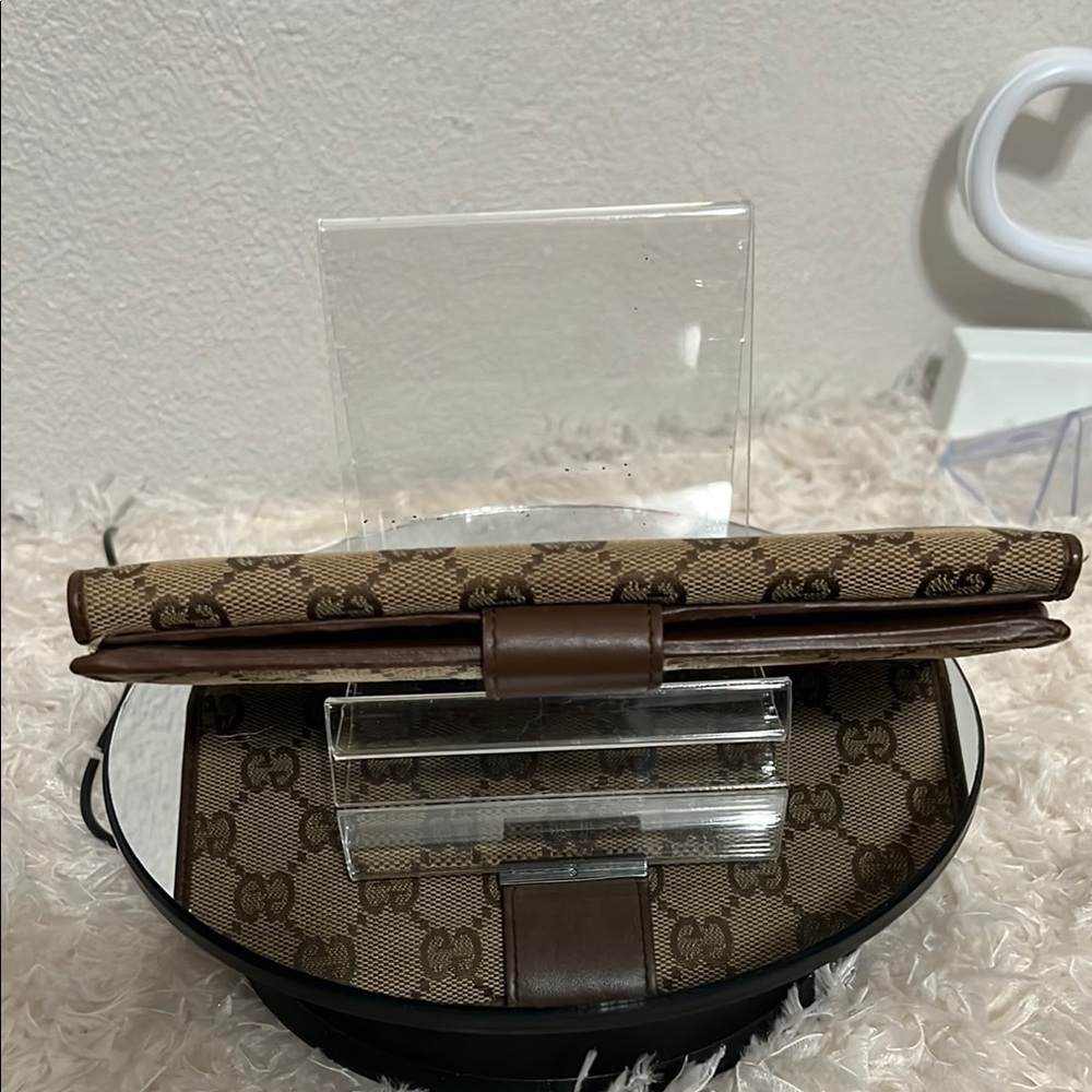 Gucci Monogram Tan Clutch Wallet Authentic EUC - Picture 7 of 17